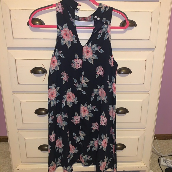 Casual floral boutique dress - Picture 3 of 3
